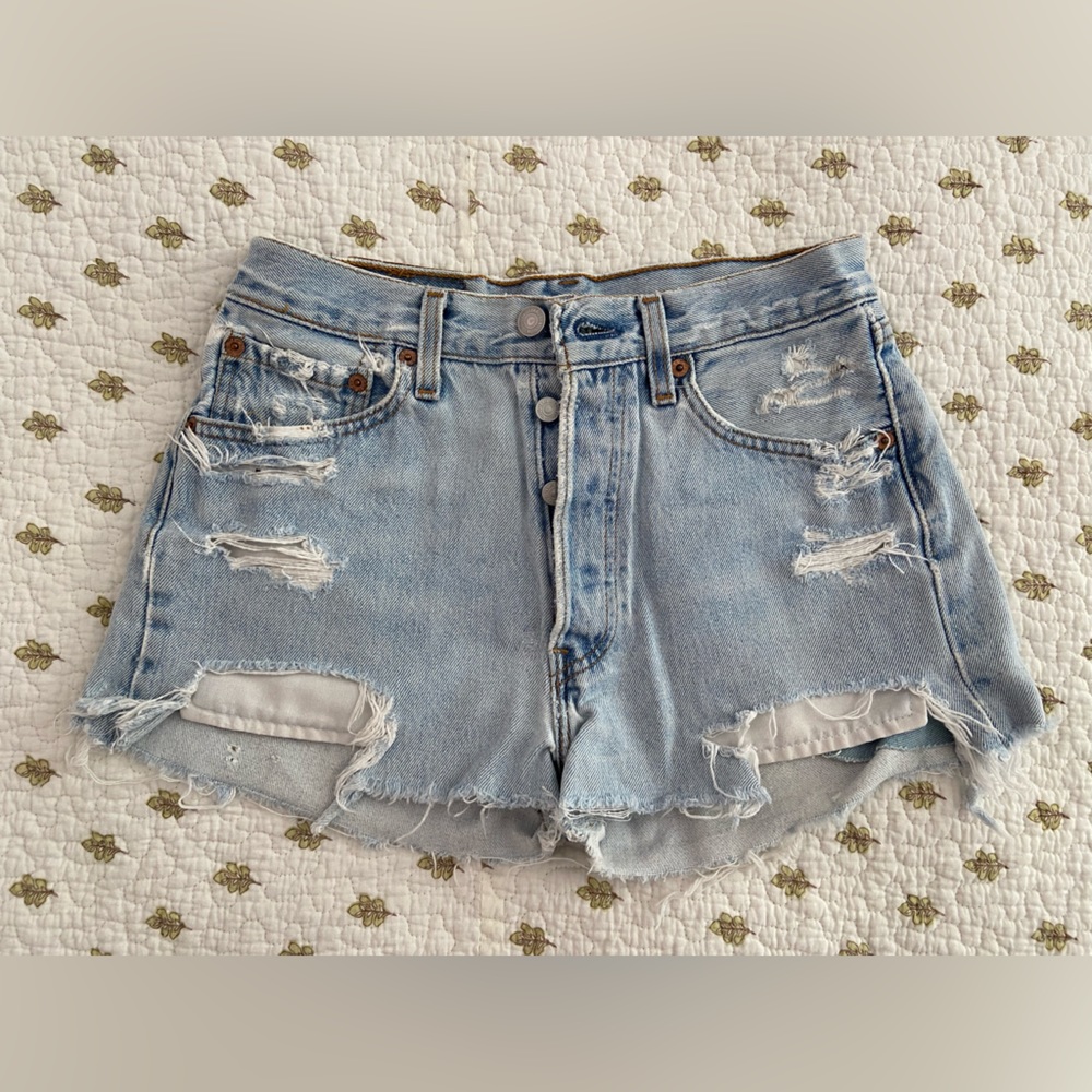 LEVI’S high waisted denim jean Short shorts